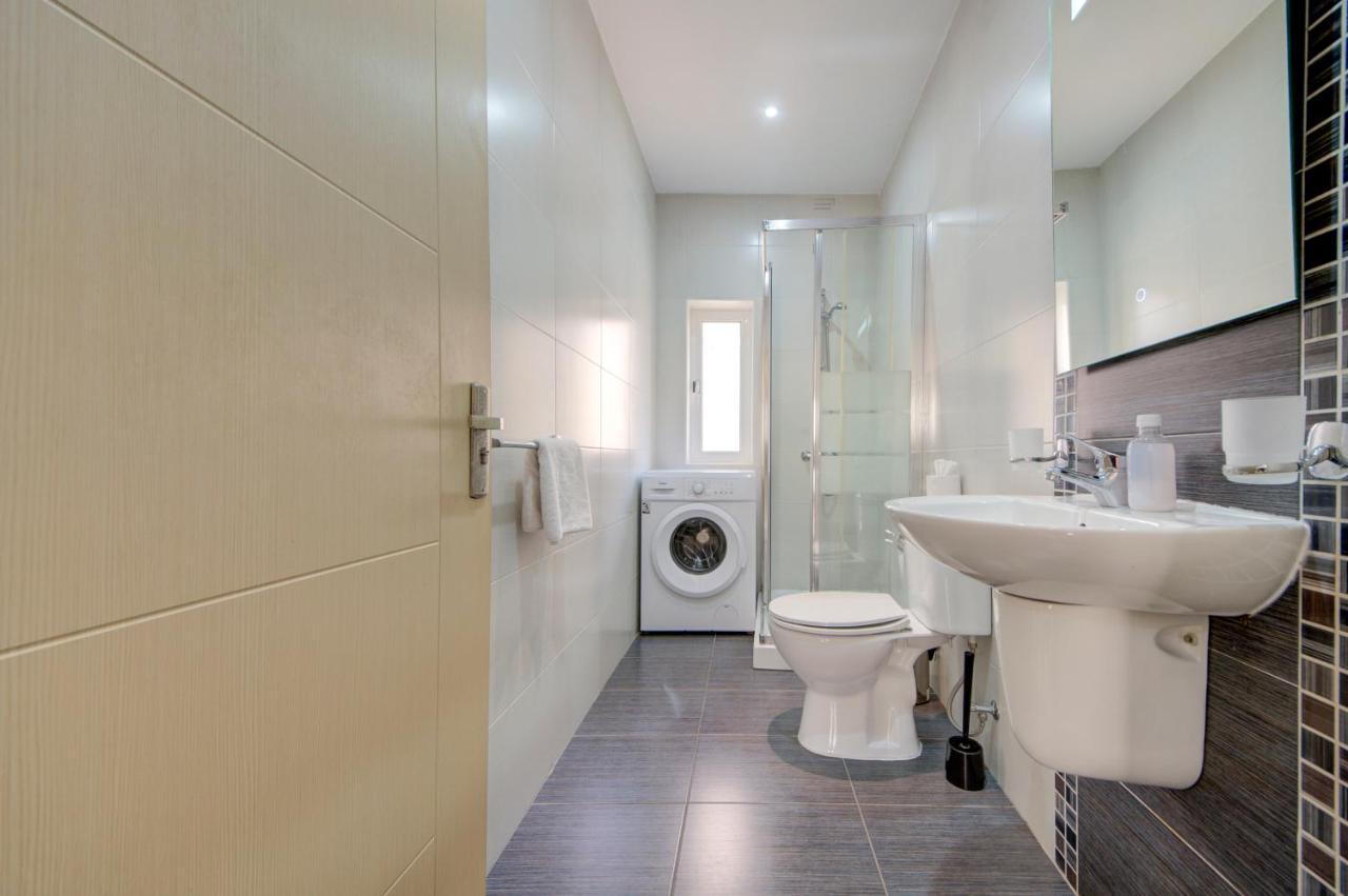 Sapphire Court 2 Bedroom Apartments By Shortletsmalta Sliema Kültér fotó
