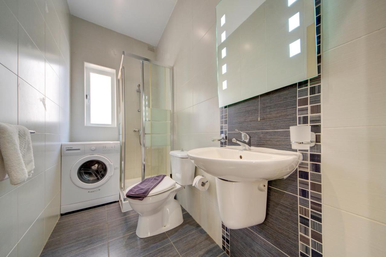 Sapphire Court 2 Bedroom Apartments By Shortletsmalta Sliema Kültér fotó